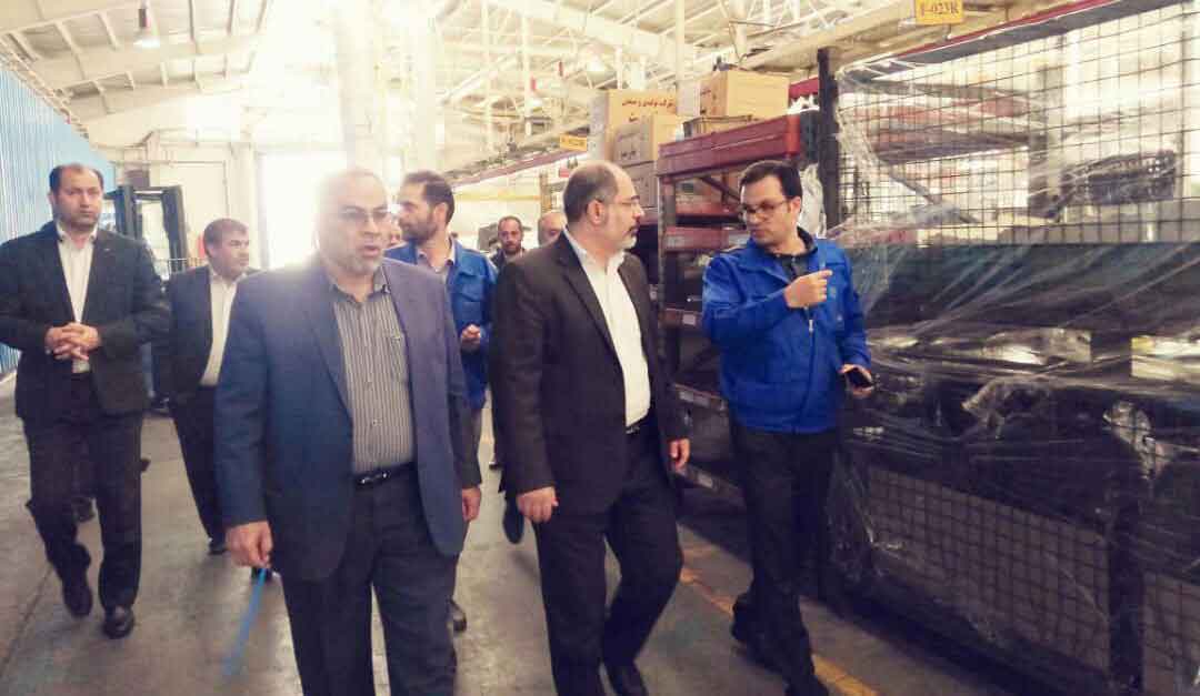 بازدید سر زده فرماندار شیراز و مدیر کل بازرسی فارس از خط تولید سایت ایران خودرو فارس