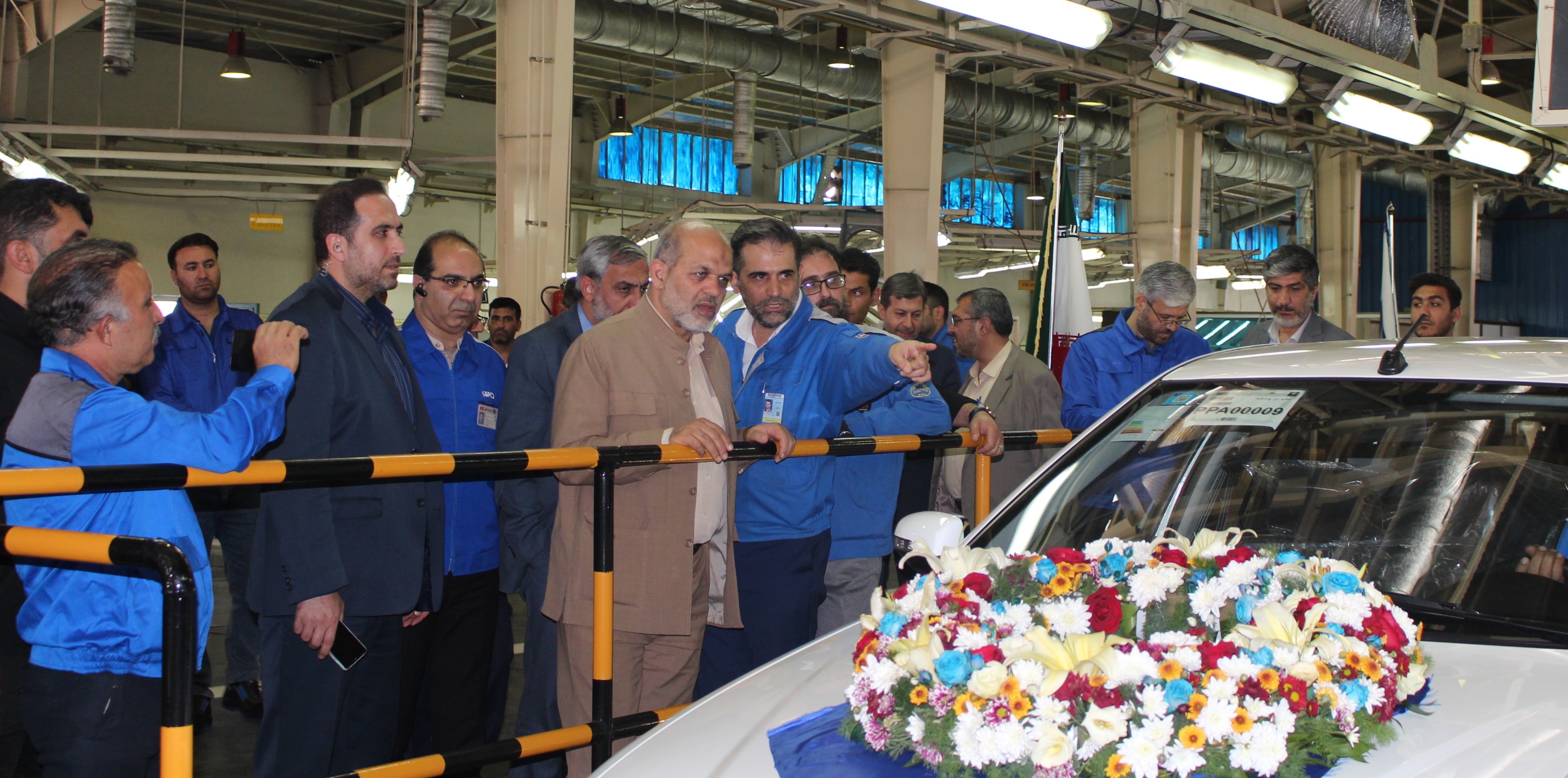 بازدید  جناب آقای دکتر وحیدی  وزیر محترم کشور از سایت ایران خودرو فارس
